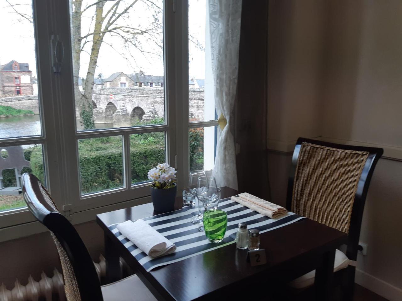 Grand Hotel Le Pont Rean Eksteriør billede